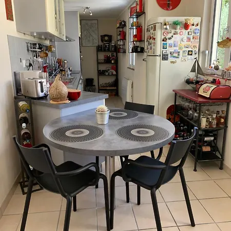 Quarto em Acomodações Particulares Maison De Saint-Jean-dʼAngély