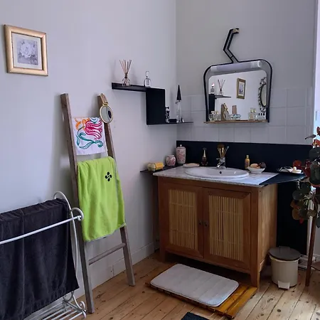 Maison De Quarto em Acomodações Particulares *