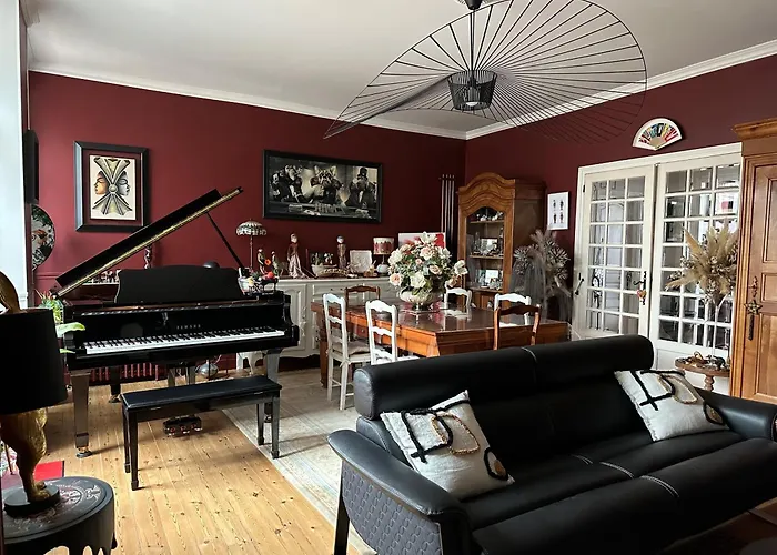 Maison De Saint-Jean-dʼAngély